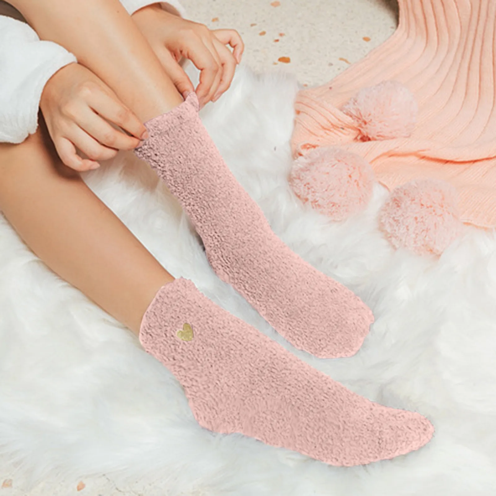 Damen Korallen Samt Socken Stickerei warm flauschig einfarbig Valentinstag Socken Winter thermisch verdicken weichen Boden Mittel rohr Socke