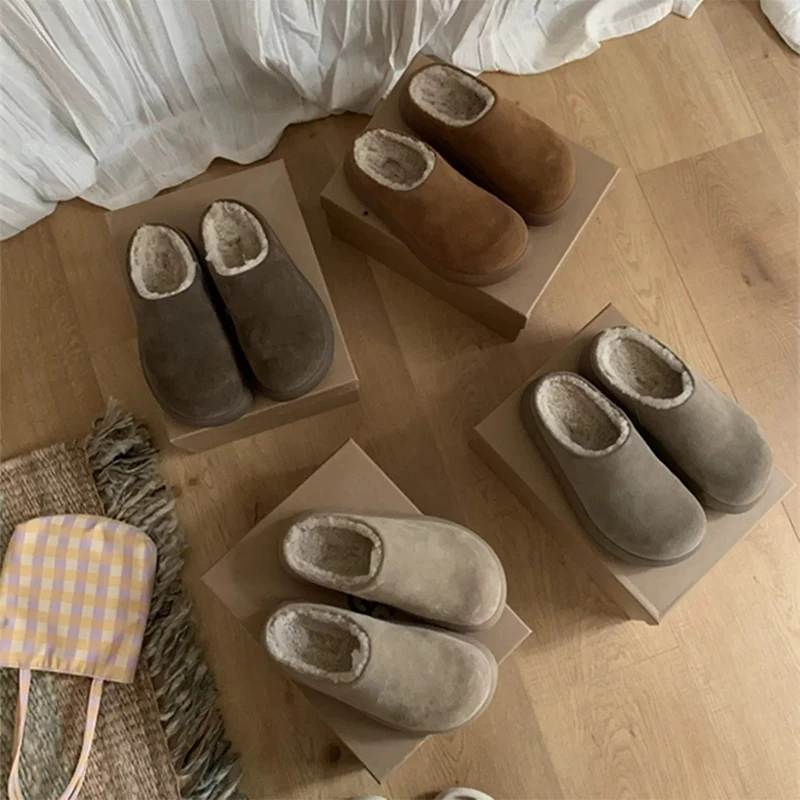 الشقق النعال النساء الفراء البغال أحذية حذاء رياضة كاجوال 2025 الشتاء قصيرة أفخم أحذية دافئة موضة الوجه يتخبط المشي Mujer Zapatos