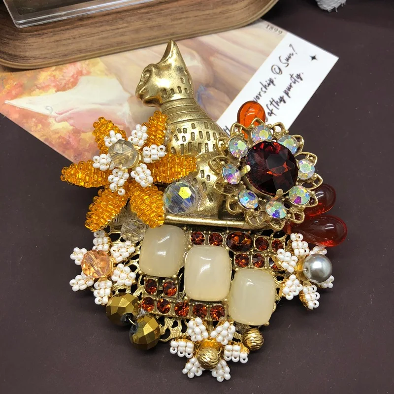 

Vintage Delicate Hand-woven Flower Brooch Fashion Light Luxury Personality Corsage Jewelry Accessories for Women