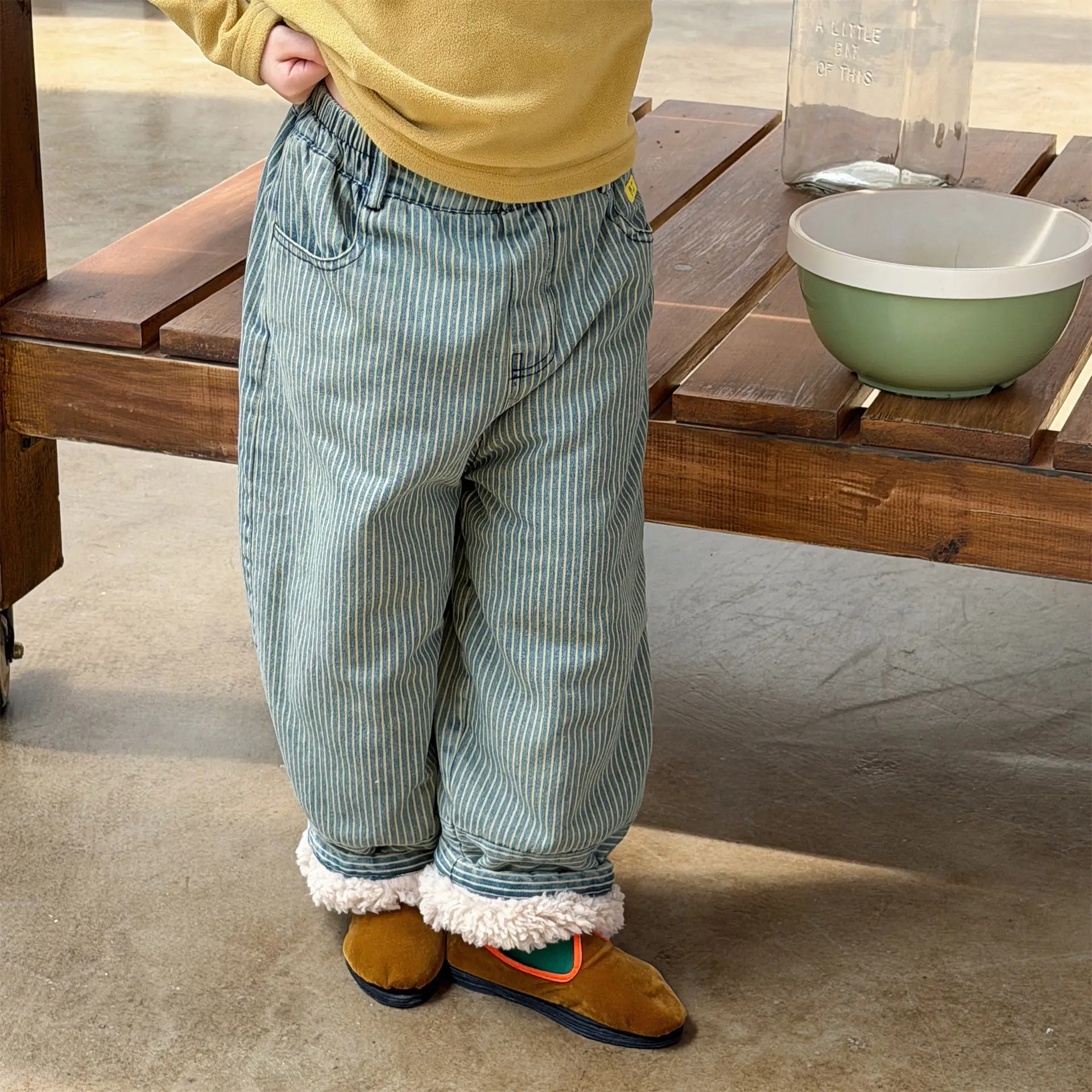 

2025 Winter New Children Fleece Denim Trousers Fashion Kids Casual Pants Boys Plus Velvet Thick Jeans Baby Girls Warm Pants