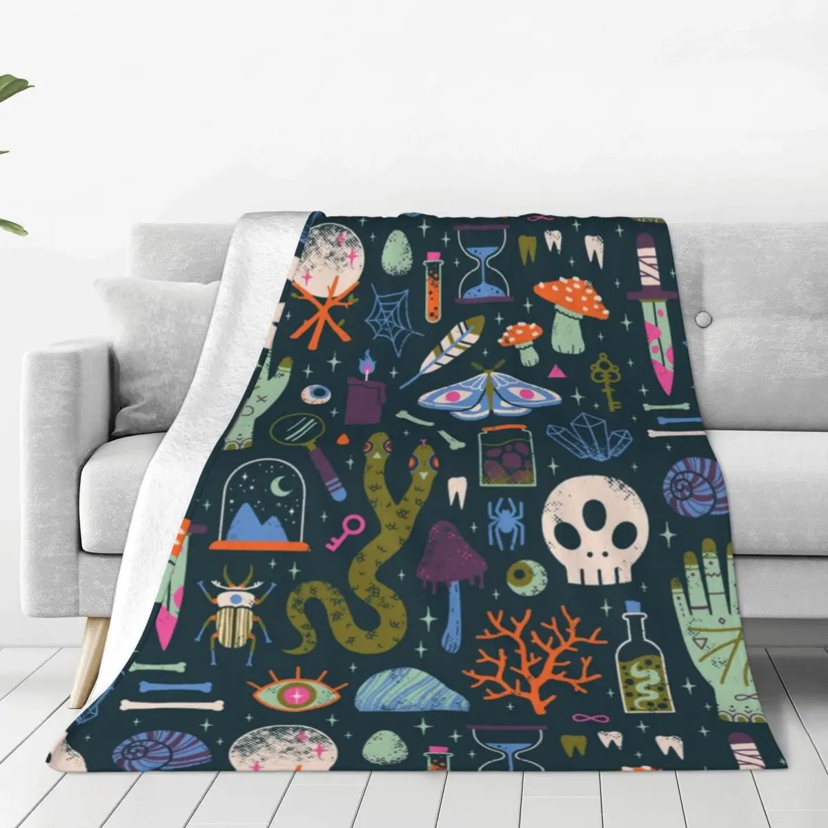 Curiosities Bone Skeleton Coral Fleece Plush Throw Blankets Halloween Candy Thanksgiving Blankets for Bedroom Warm Bedroom Quilt