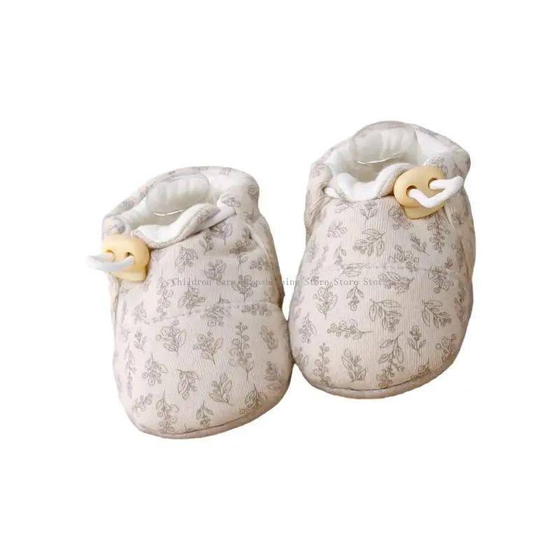 زوج واحد من أحذية المشي المرنة ذات الجزء السفلي الناعم المقاومة للانزلاق للأطفال الصغار من أجل سلامة الأرضيات الداخلية للأطفال