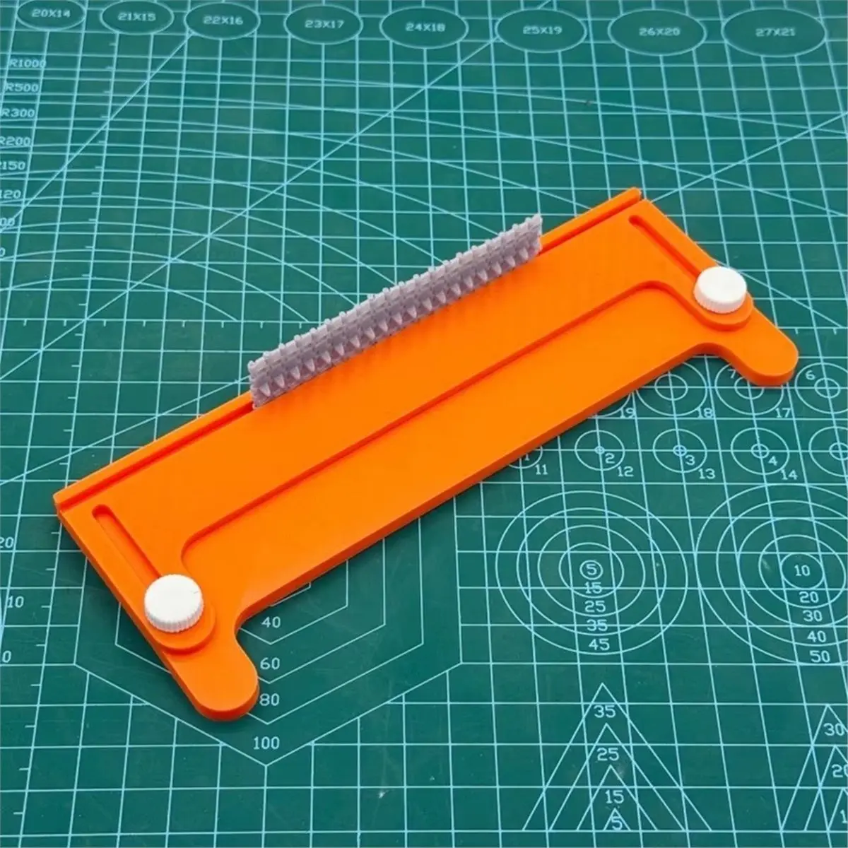 Track Assembler Tool Tank Armored Model Making Quick Assembly Aux Tool for Assembly Track Model