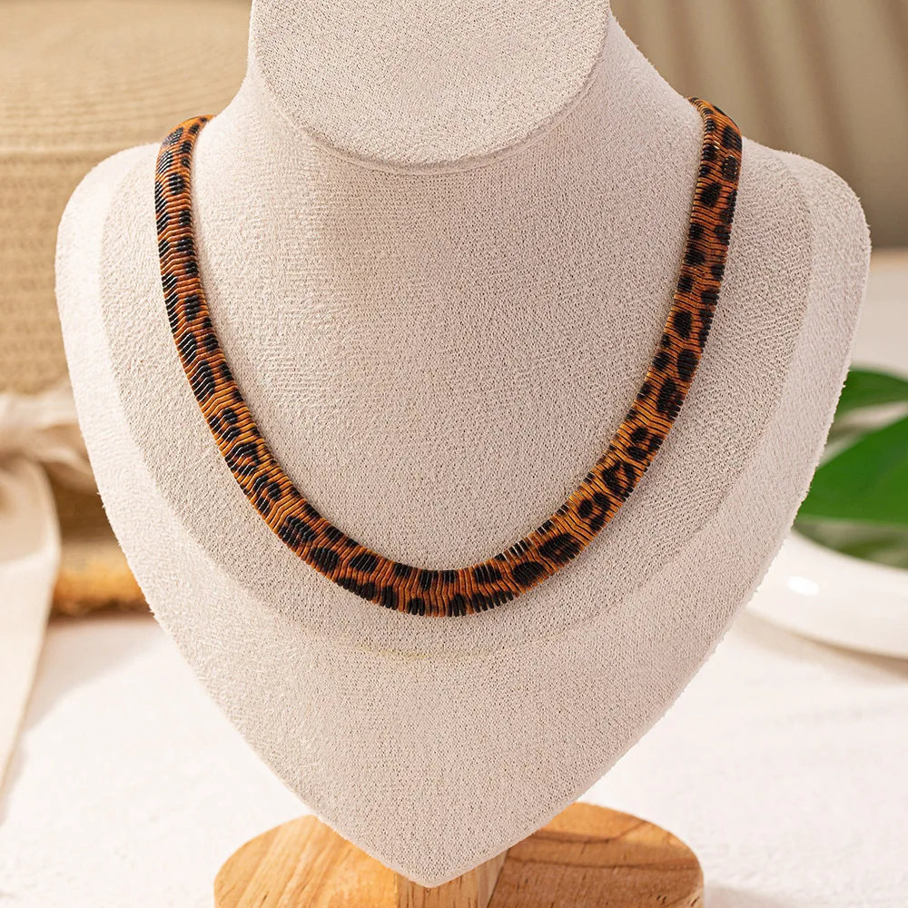 Necklace for Women Leopard Print Simple Exaggerated Retro Choker Necklace Accessories Holiday Party Gift OL Fashion Jewelry