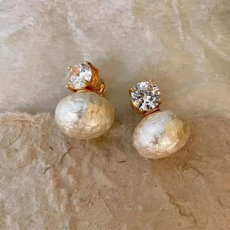 

1 Pair of Women's Fashion Stud Earrings, Golden Synthetic Zirconia Earrings, French-Style Vintage Earrings, Irregular Baroque,