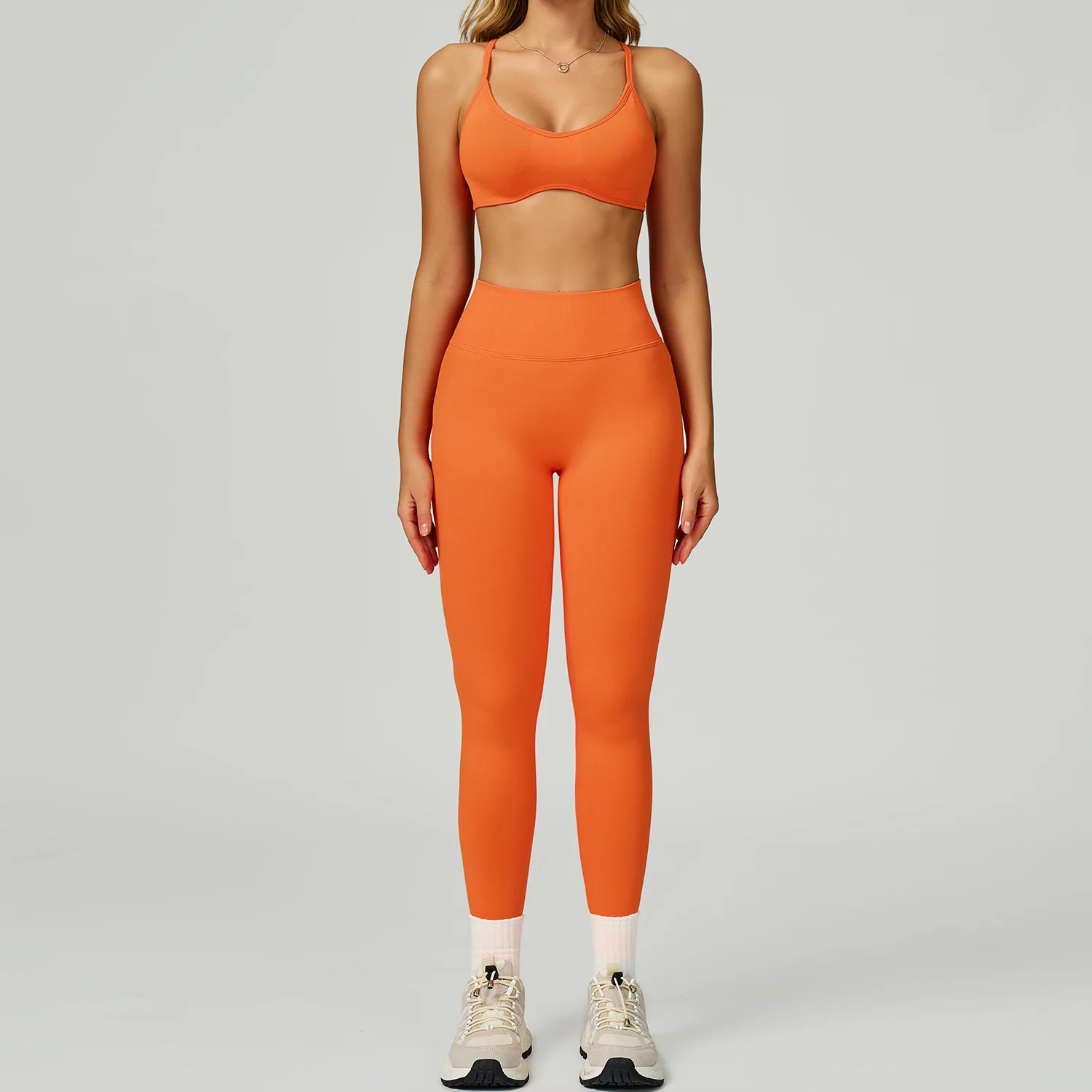 Logotipo personalizado feminino sem costura cor contraste yoga oco volta cintura alta terno de fitness ao ar livre correndo esportes conjunto de duas peças