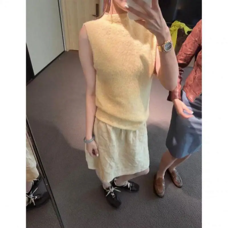 2026 College Style Fashion Sense Foreign Style Giant White Yellow All-match Round Neck Sleeveless Knitted Vest Top For Women