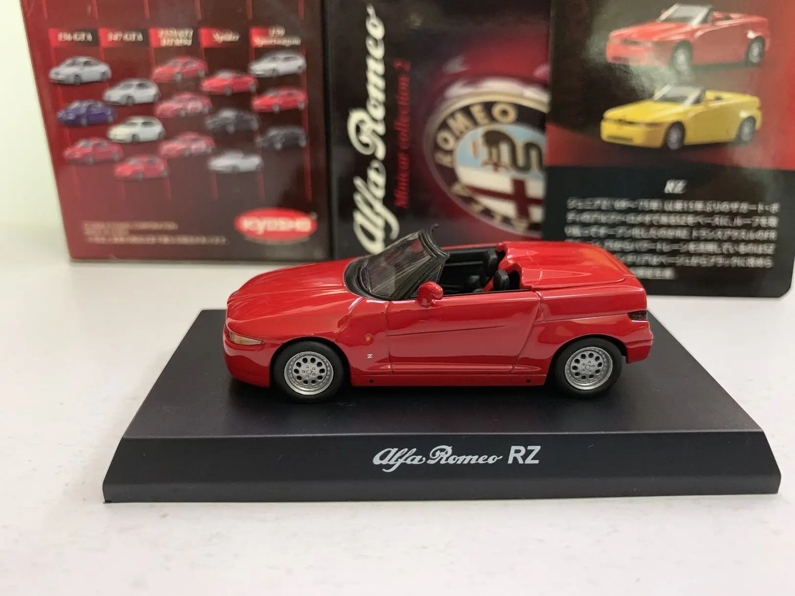 

Коллекция игрушечных моделей автомобилей KYOSHO Alfa Romeo RZ из литого сплава, 1/64