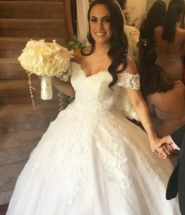Customized Ball Gown Appliques Lace Wedding Dresses Sweet Lace-up Back Bridal Gowns Off Shoulder Plus Size Robe De Mariee 2023