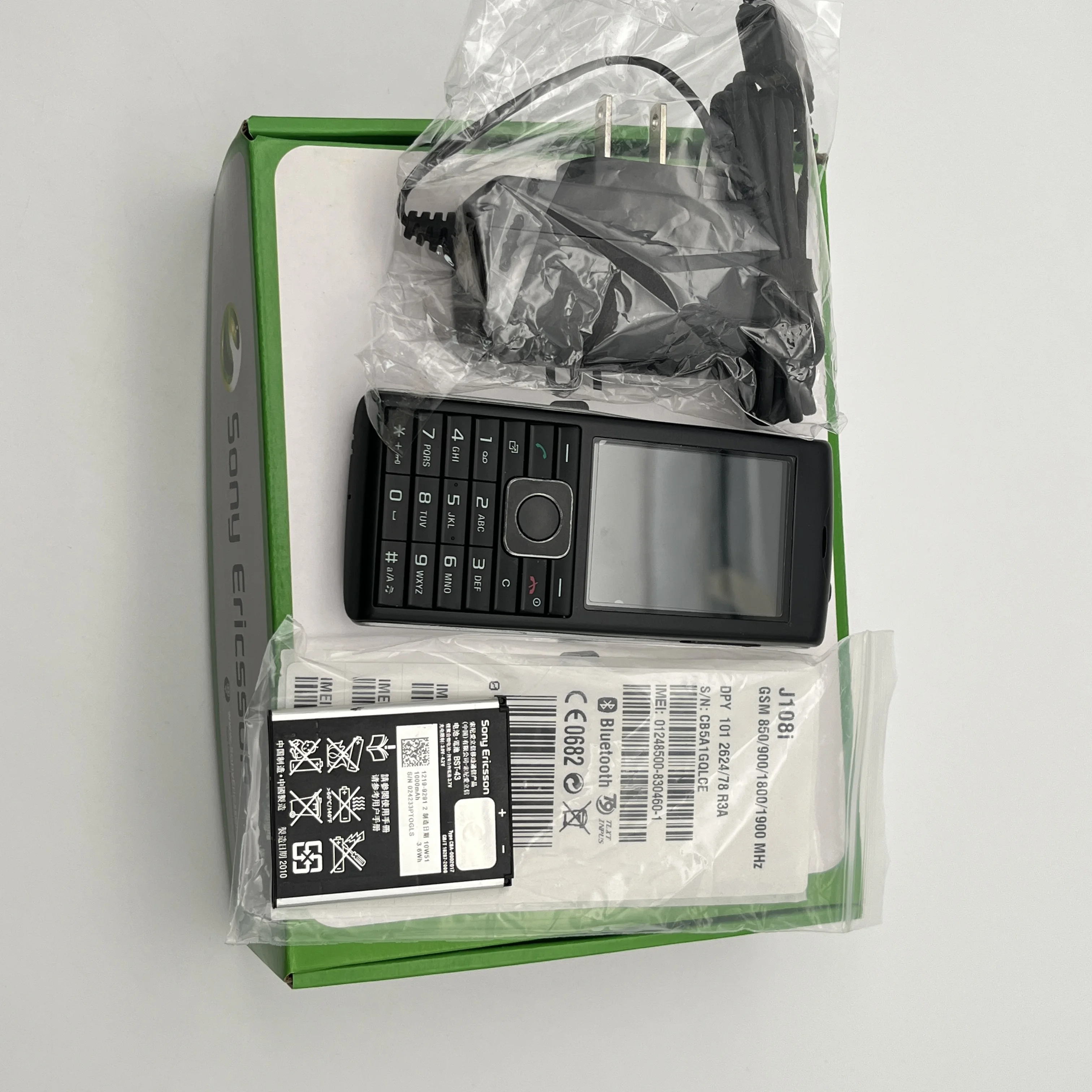 Sony Ericsson Cedar J108  Refurbished-Original 2.4inches 8MP J108i Mobile Phone Cedar GreenHeart High Quality
