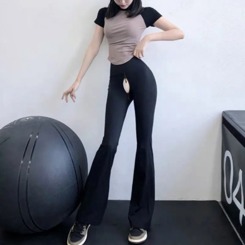 سراويل يوجا نسائية مفتوحة المنشعب مضيئة عالية الخصر لرفع المؤخرة سراويل واسعة الساق ذات ملمس عاري للياقة البدنية والتمارين الرياضية