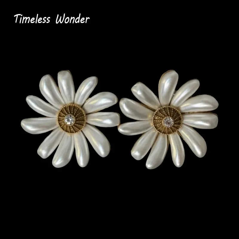 

Timeless Wonder Fancy Zircon Daisy Floral Button Earrings for Women Designer Jewelry Runway Rare Cute Top Gift Trendy 2234