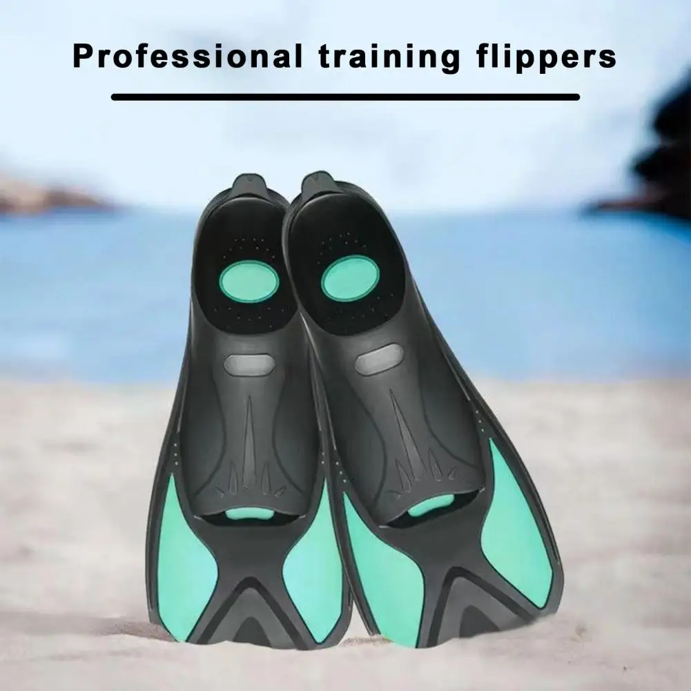 

1 Pair Plastic Diving Fins Swimming Training Fins Snorkeling Flippers Short Blade Flippers Swimming Flippers for Unisex Adults