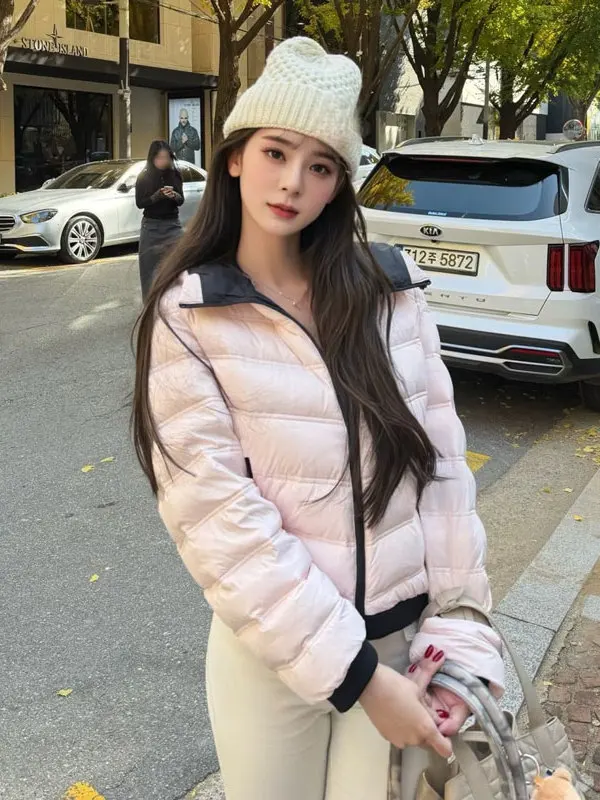 

Chic ort Cotton Jaet Gentle Sle Beautiful Winter Outerwear for Small Figures Anti-Aging Sli Zipper Closure Knitted