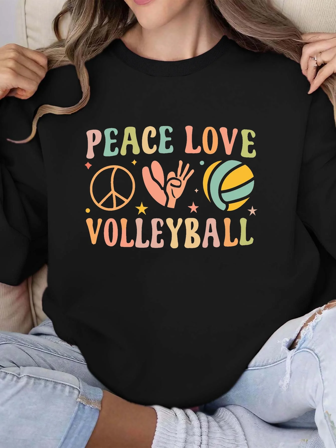 A men's casual round-neck hoodie with an interesting printed pattern