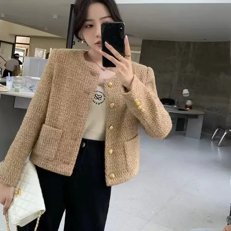 Fashionable Short Outerwear Women's 2026 New Autumn Winter Versatile High-End Sensation Fragile Style Small Size Top