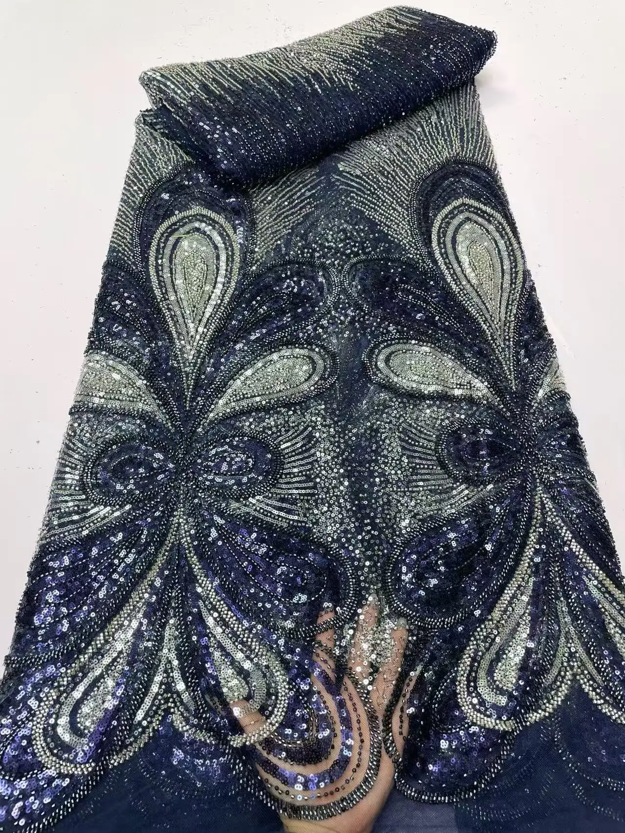 새로운 디자인 패션 아프리카 나이지리아 예술적 패턴 수제 자수 스팽글 핫 세일 프랑스 비즈 튤 레이스 파티용 재봉