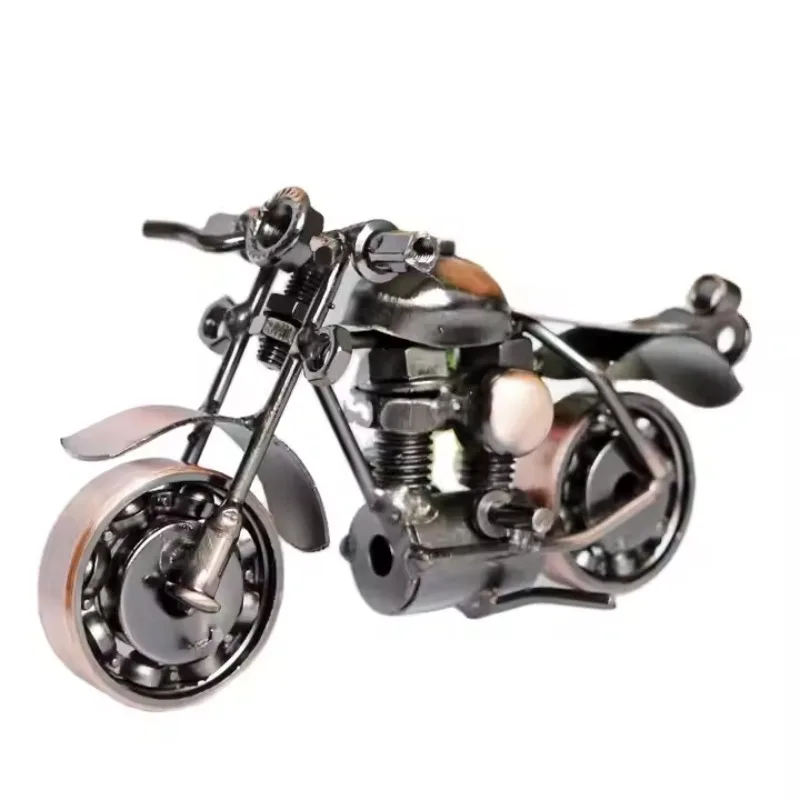 Modelo de motocicleta, estatuilla de Motor Retro, decoración de Metal hecha a mano, accesorio de motocicleta de hierro, decoración Vintage para el hogar, juguete para niños, accesorios de escritorio