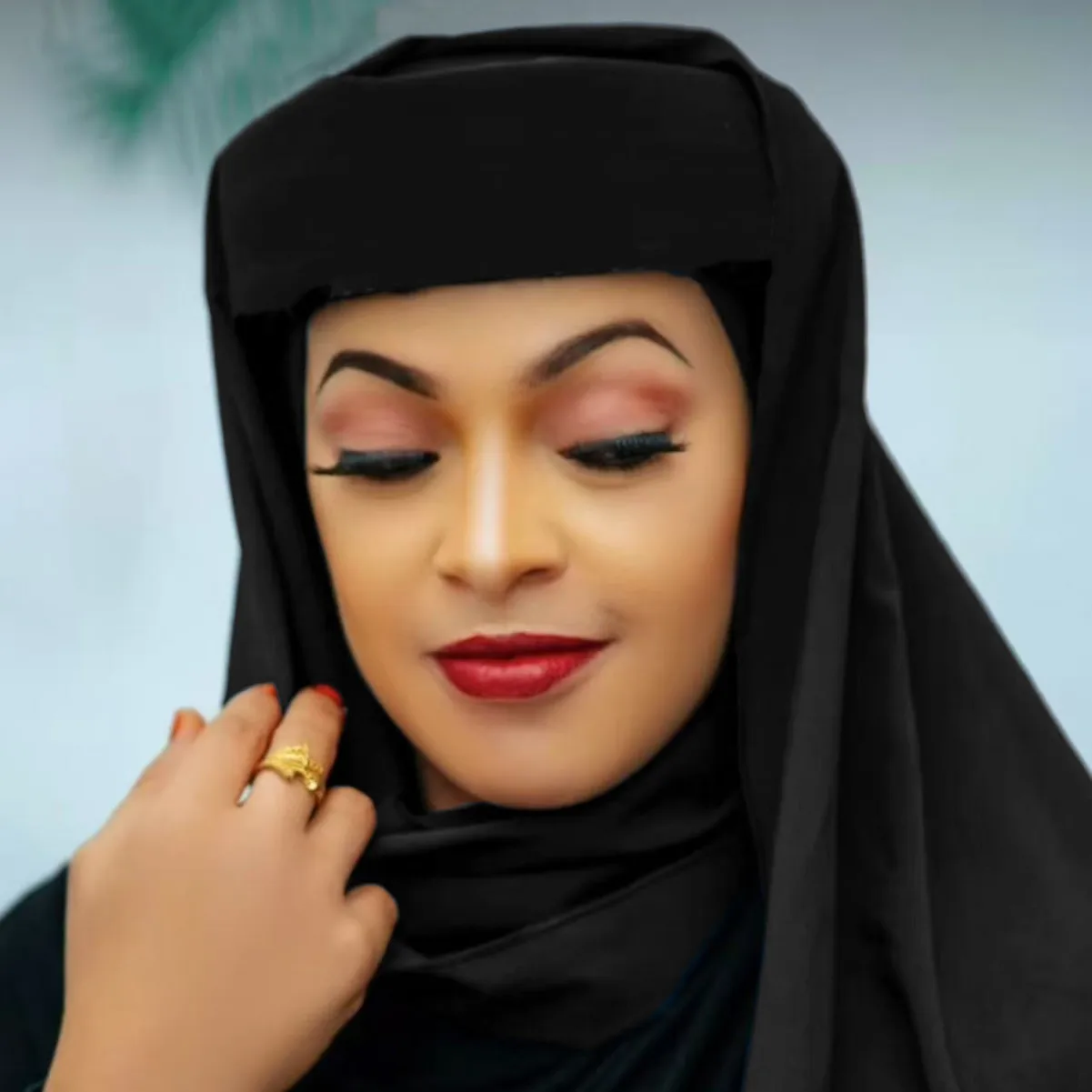 New Solid Color Sponge Turban Hat Muslim Headscarf Women Islam Head Wrap Bonnet African Headtie Nigeria Wedding Cap with Brooch