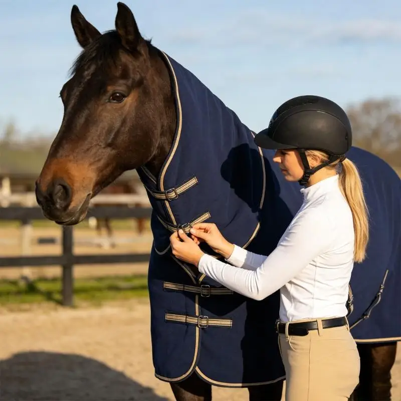 couverture-pour-cheval-a-texture-douce-ajustement-reglable-ideale-pour-l'entrainement-hivernal-les-vetements-paturage
