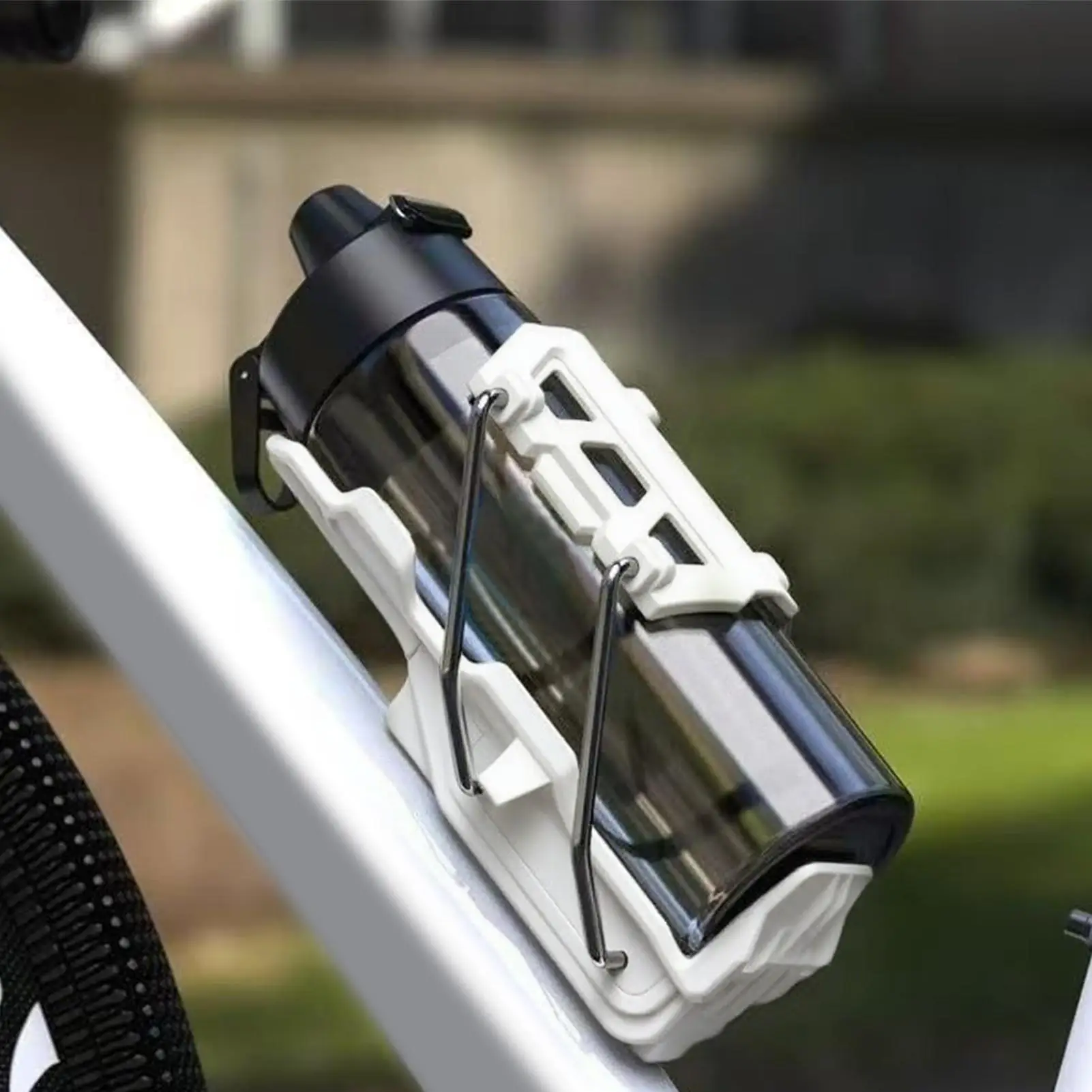 

Cycling Water Bottle Holders 360-Degree Rotation Bike Drinking Mount Adjustable Water Bottle Cage For Family Youth Teens Son