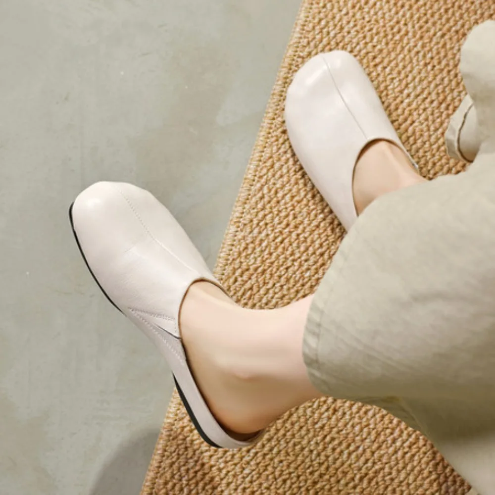 Genuine Cow Leather Closed Toe Backless Mules Women Slip On Flat Slide Slippers Soft Leather Square Toe Casual Indoor Outdoor