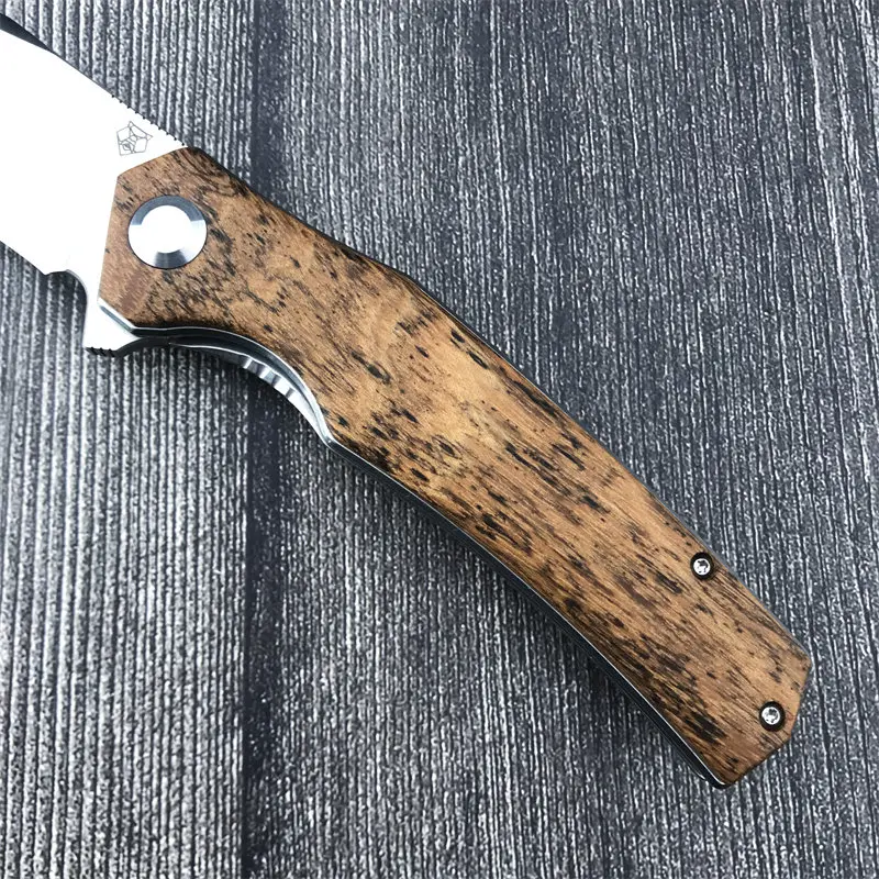 Outdoor EDC folding Knife Gold sandalwood handle D2 Handle Camping Survival Tactics Hunting Self Defense pocket knife