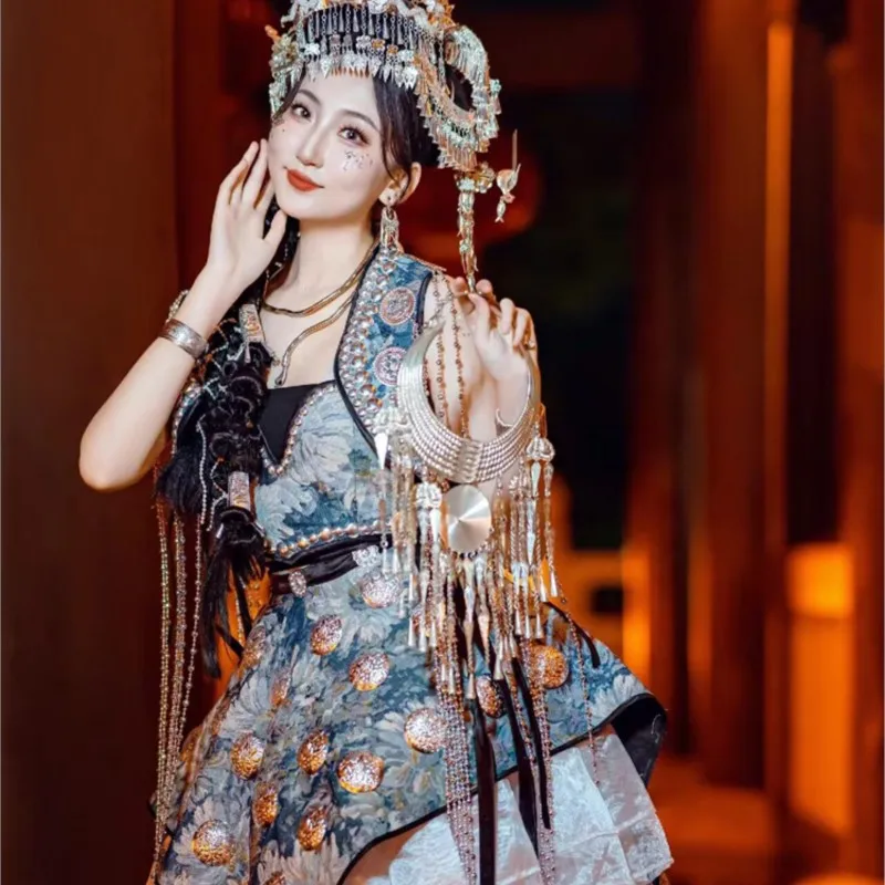 

New Miao clothing ethnic minority long dress embroidery trip to shoot girls photo set