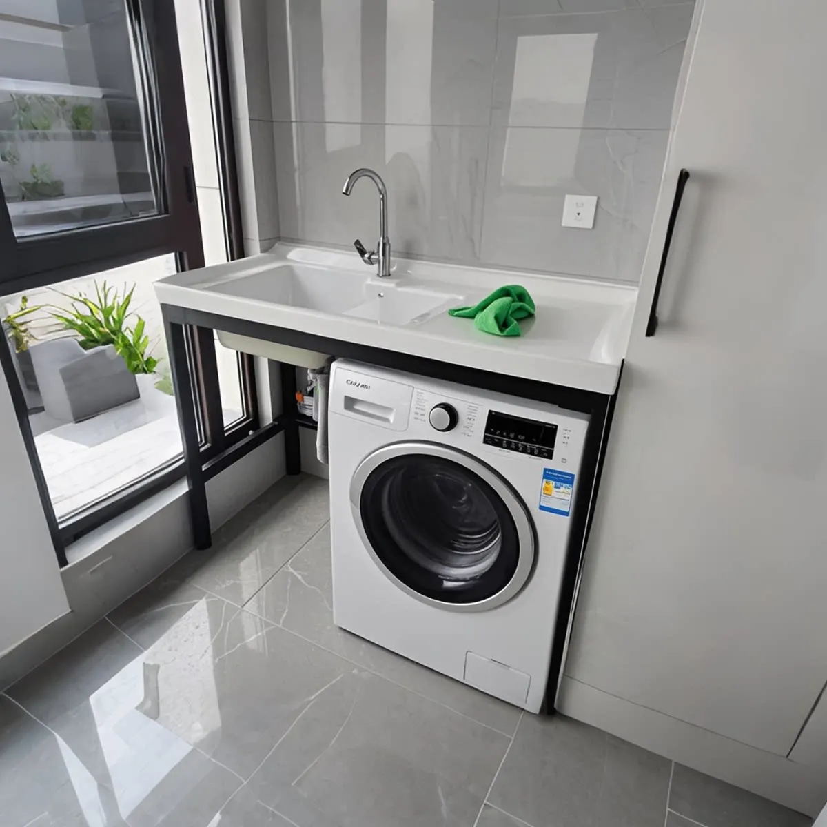 

Балконный комбинированный шкаф-тумба для стиральной машины с интегрированной раковиной и стиральной доской, без сверления.