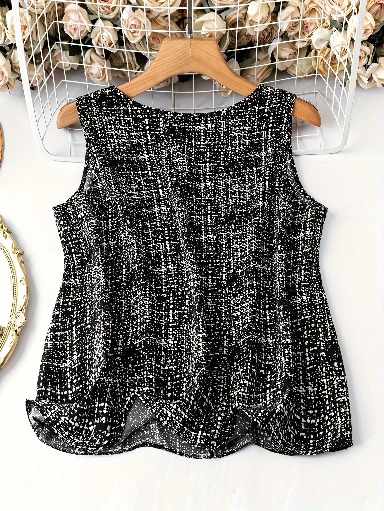 Casual Plus Size Women's Checkered V-Neck Vest