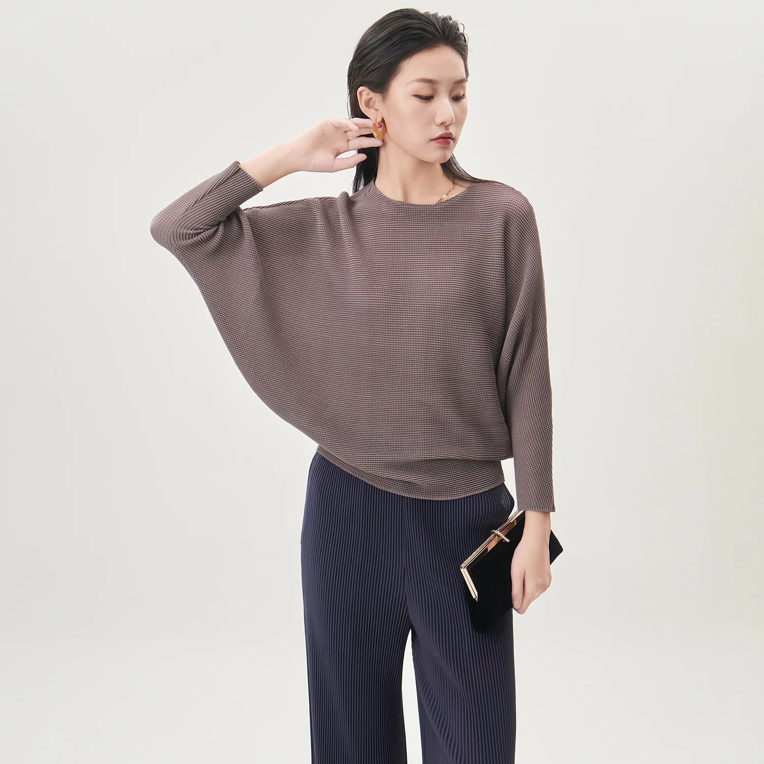 

Miyake Pleated 2025 Plus Size Women's Autumn Top Korean Version Loose Temperament Bat Sleeves Solid Color Versatile Hoodie Base