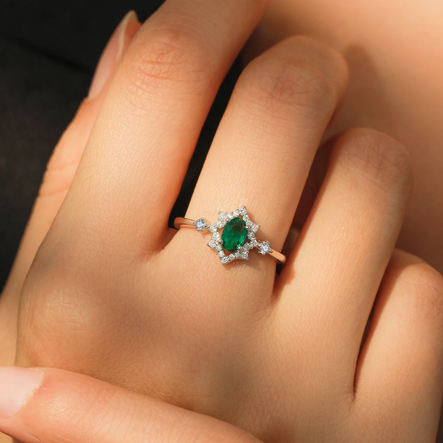 Ailmay Elegant 925 sterling silver deep green Oval Zircon Crown Ring For Women Proposal Engagement Party Wedding Bridal Jewelry