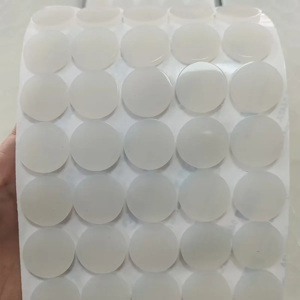 6-100 مللي متر الأبيض الذاتي لاصق المضادة للانزلاق سيليكون الوفير منصات سميكة 0.5-5 مللي متر خزانة أثاث قواعد مطاطية وسادة حصيرة امتصاص الصدمات