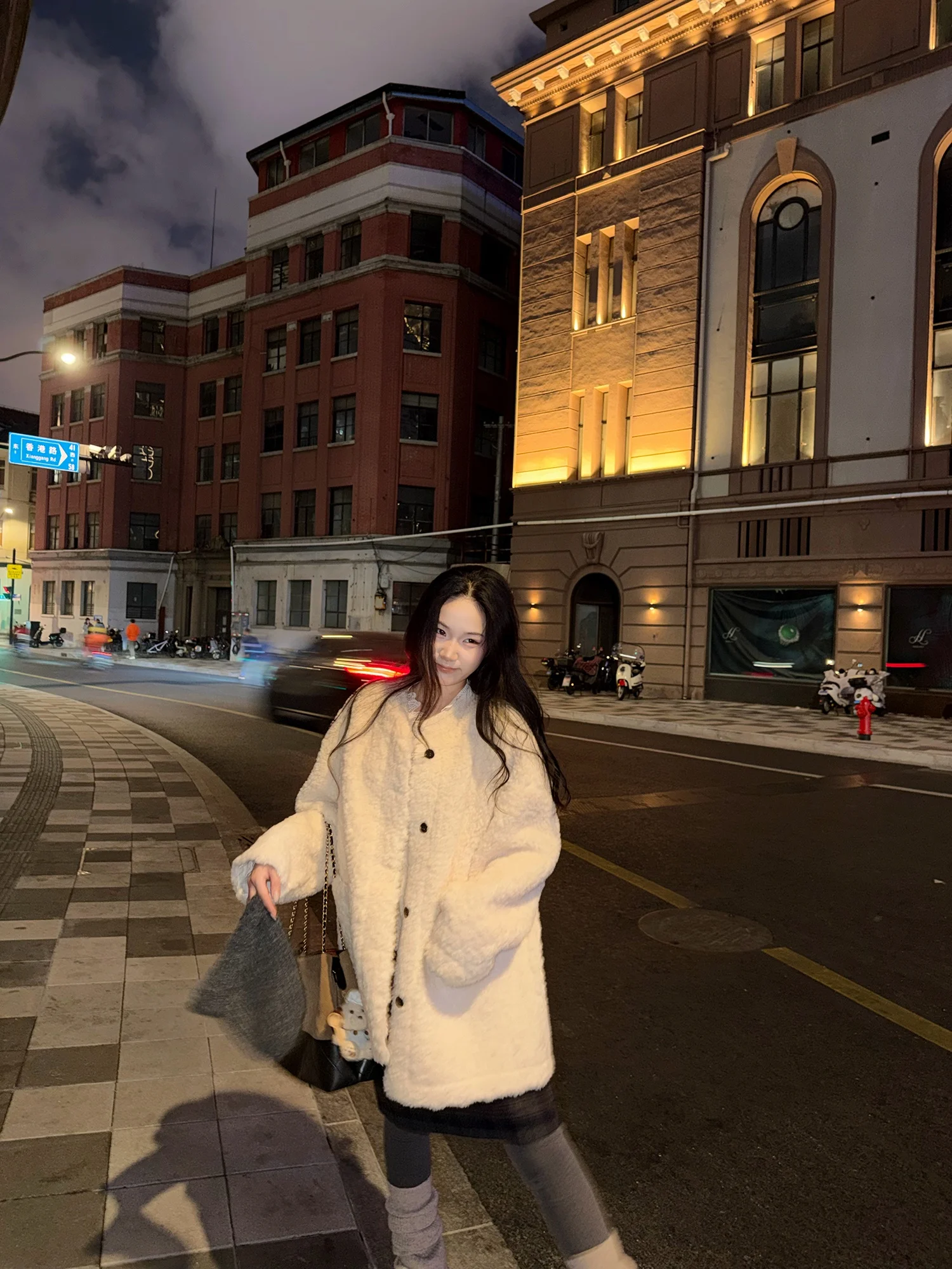 

Женская белая меховая куртка Babu Studio, зимняя модная теплая повседневная одежда средней длины с длинными светями и застежкой на пуговицы