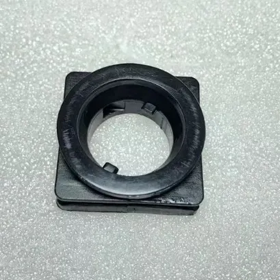 

Для Toyota 2019-2025 Highlander Land Cruiser Corolla Levin: Кронштейн-фиксатор крышки топливного бака с замком и моторчиком