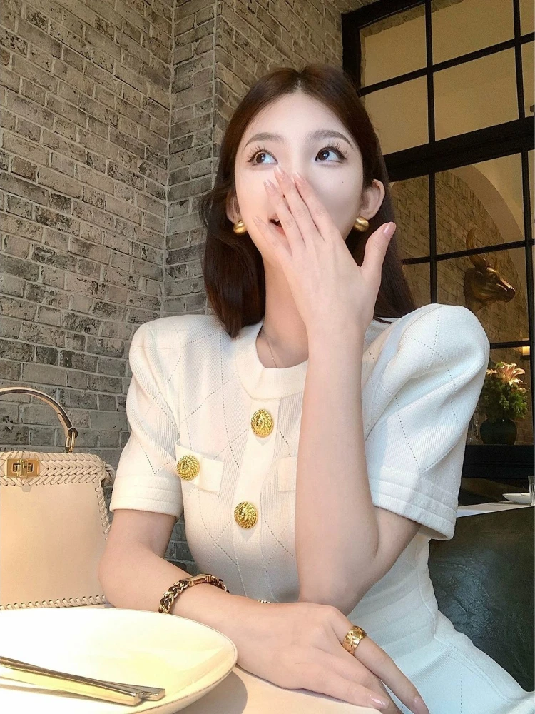 Summer Short Sleeved Knitted Dress for Women with French Temperament Noble and Slimming Hip Hugging Short Skirt