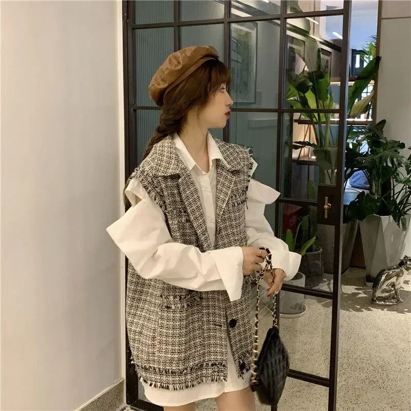 

Весенне-осенний новый корейский комплект: свободный повседневный жилет в клетку и рубашка с длинным рукавом и открытыми плечами для женщин