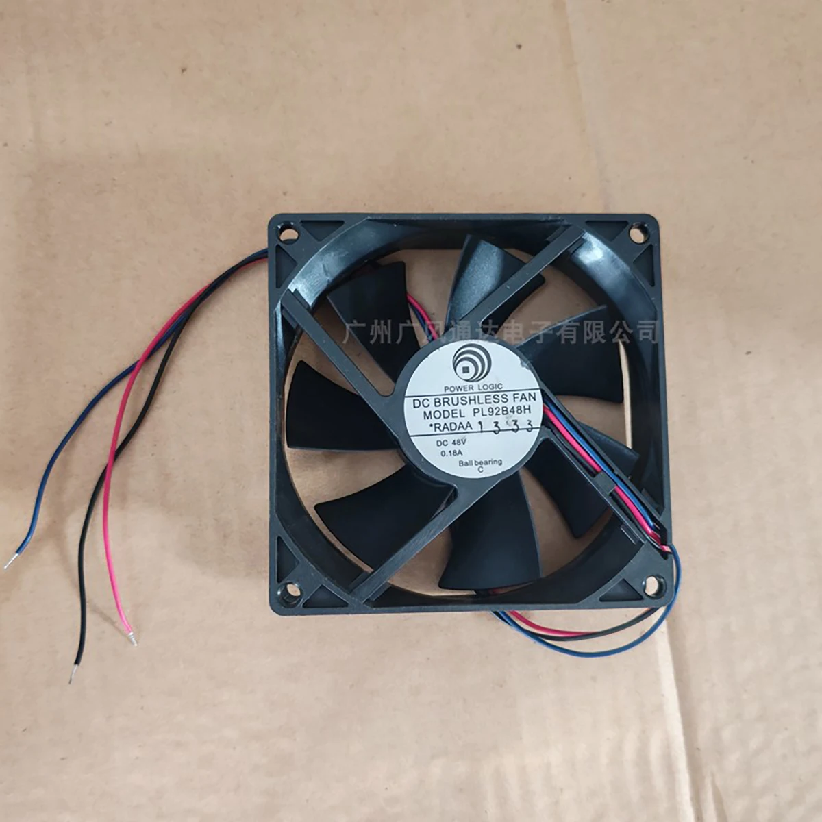 

Оригинальный POWER LOGIC PL92B48H 48 В 0,18 А 9025 2-проводной вентилятор охлаждения