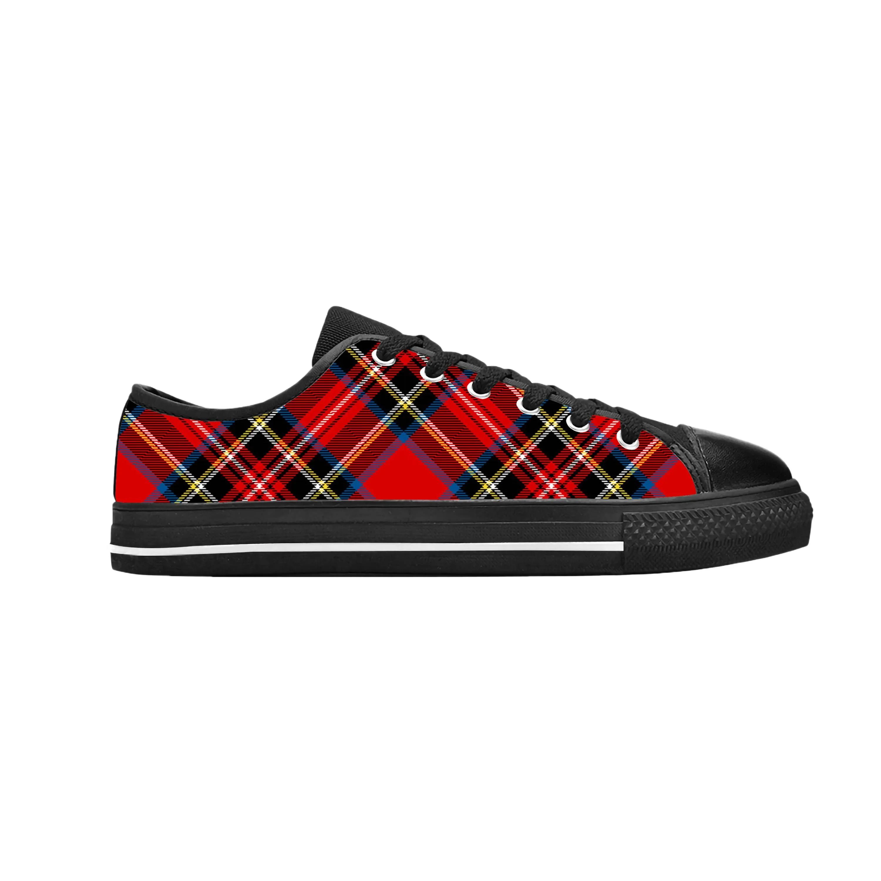 Sepatu kotak-kotak Pria Wanita motif 3D antilembap atasan rendah nyaman kasual lucu kotak-kotak klan Tartan Skotlandia merah