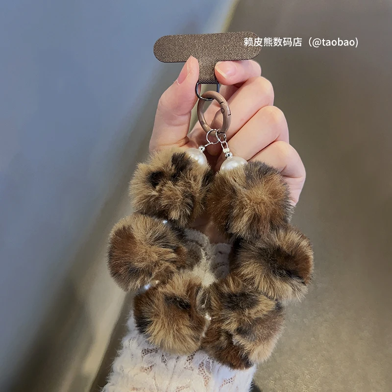 The new short phone lanyard adopts leopard print style contrasting color weaving technology, fashionable strap for phone case