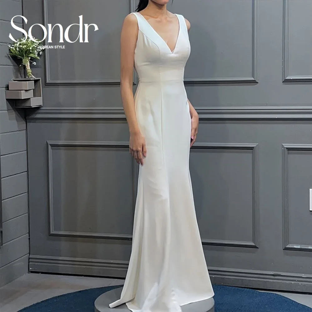 

Sondr Customized Simple Satin V-Neck Sleeveless Korean Wedding Dresses Semi-Mermaid Floor-Length Bridal Reception Dresses