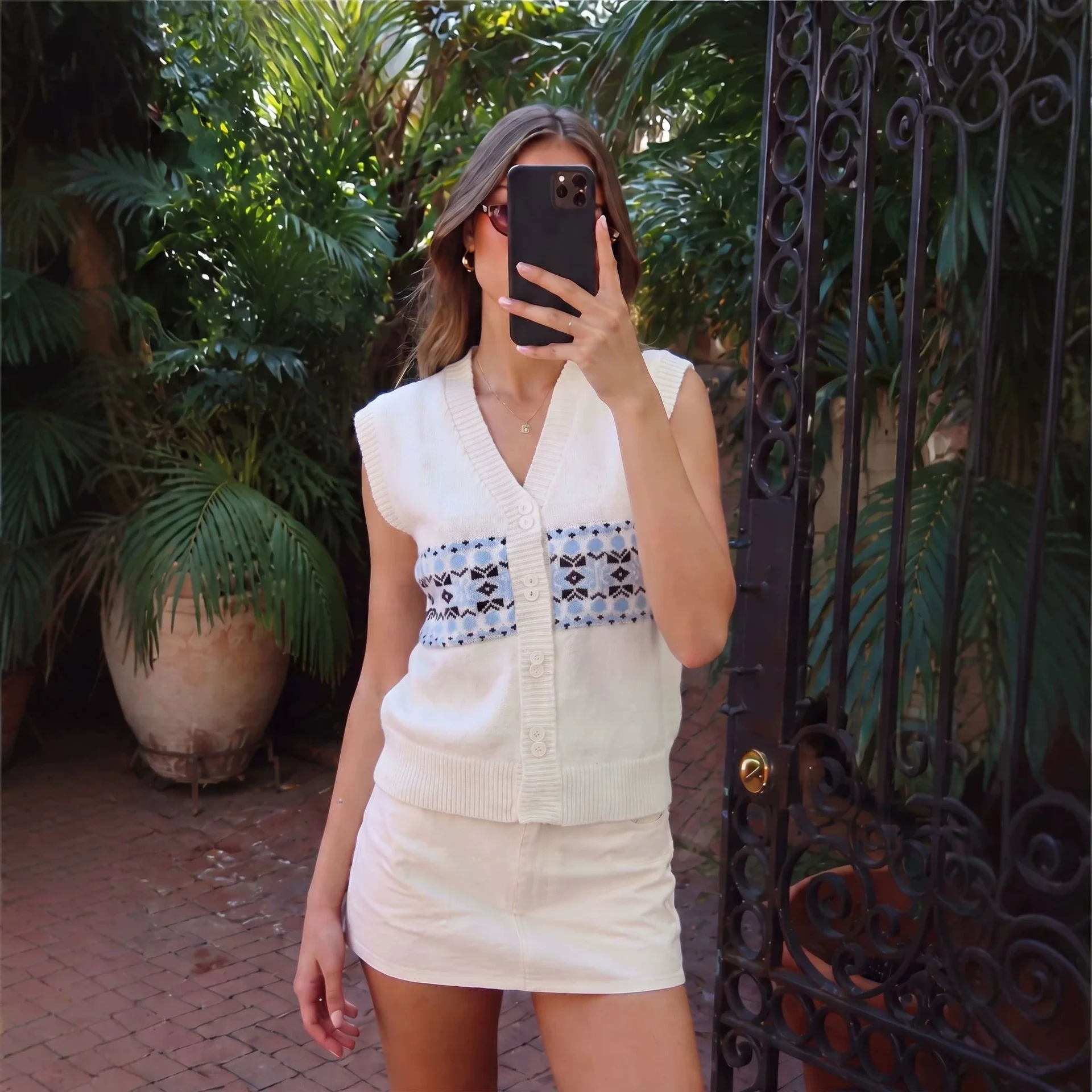 Women's Retro Boho Geometric Pattern Knit Sweater Vest V-Neck Button-Up Sleeveless Cardigan Top Casual Preppy Summer Outfit
