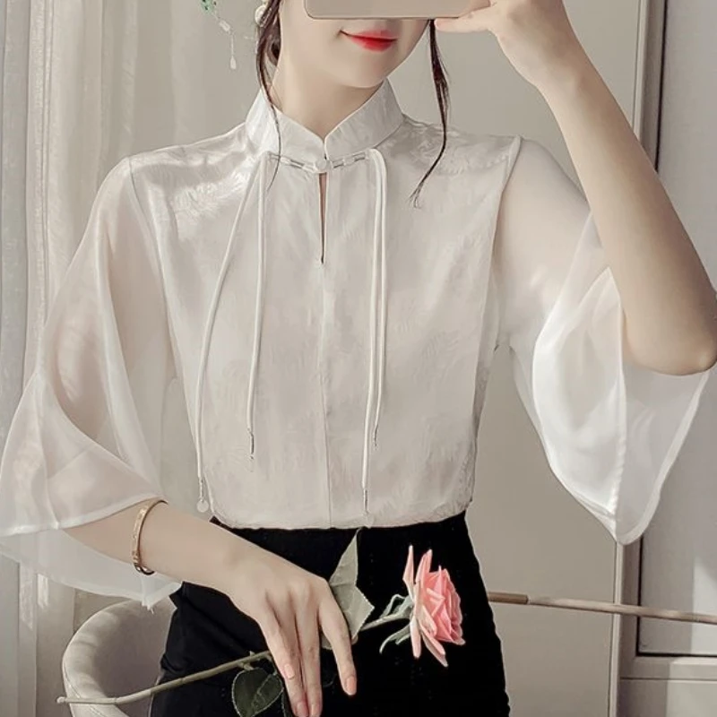 2024 Zomer Chinese Stijl Mode Slim Fit Blouses Halve Mouw Effen Slash Nek Bandage Geborduurd Dames Shirt Top