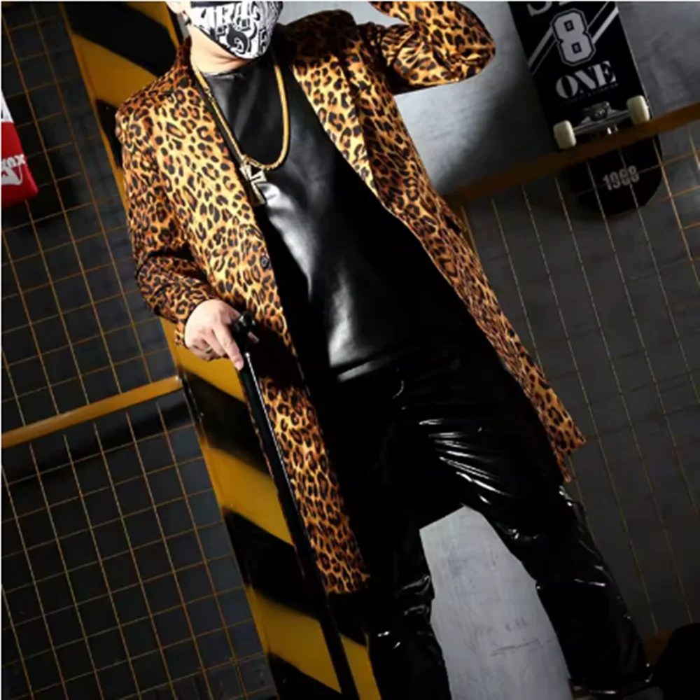 Uomo Jazz Performance Outfit Stampa leopardata Abito casual Cappotto lungo Dj Ds Mc Cantante Costume di scena Maschile Gogo Discoteca Dancewear yk