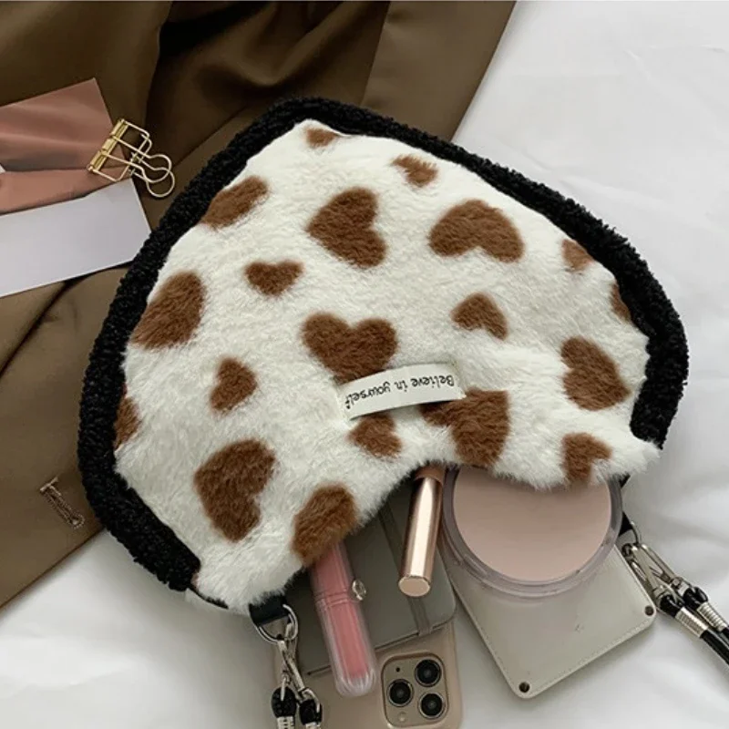 2023 New Fashion Heart Shape Plush Single Shoulder Bag Ladies Crossbody Bag Daily Lipstick Cosmetic Organizer Pouch Underarm Bag