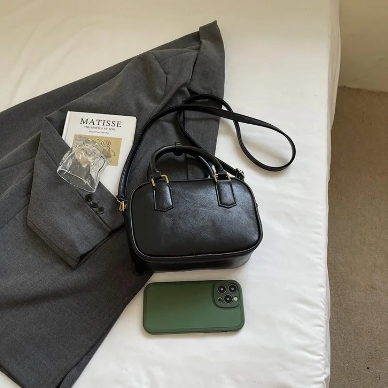 Chic Trendy Messenger Bag For Women With Simple Vintage Look And Solid Color Designed Also As A Spacious Practical Diaper Bag