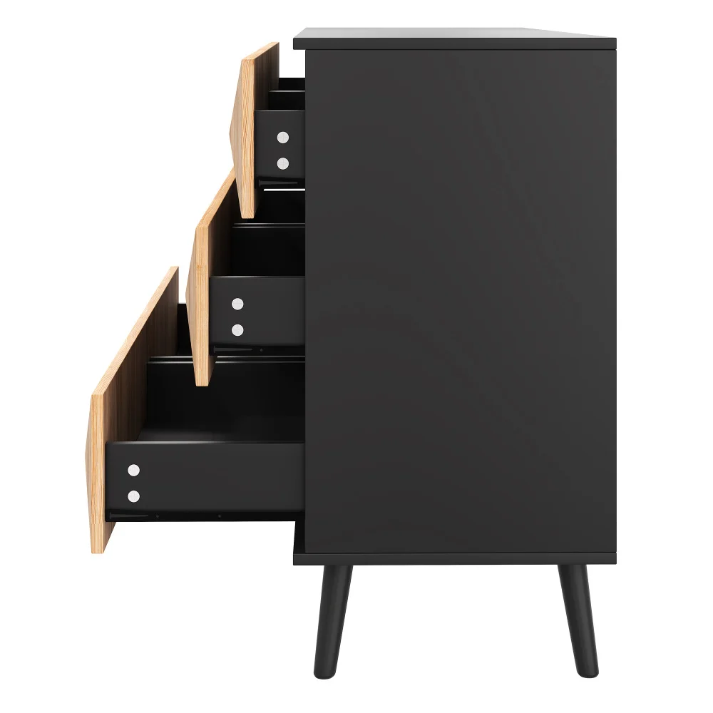 Das Sideboard und die Kommode von PINGGO zeichnen sich durch eine Kombination aus Schwarz- und Naturholztönen sowie durch erhabene Türen aus. – Detail 16
