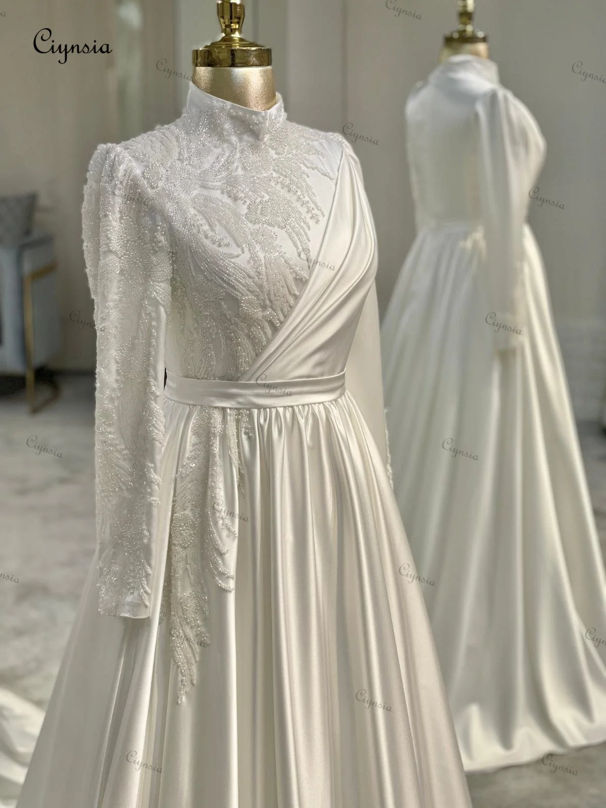 Ciynsia robes De mariée musulmanes islamiques 2025 mariée col haut Satin perles ivoire à manches longues robes De mariée dubaï Robe De Mariée