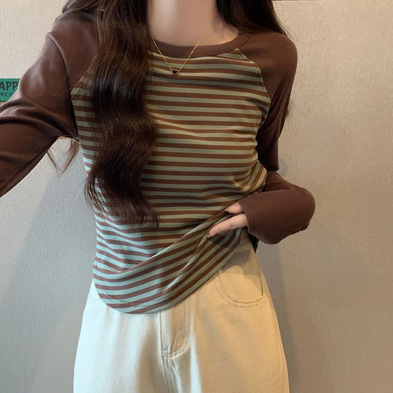 

Retro Brown Green Stripes Comfortable Slim Long-sleeved Bottoming Shirt for Women in Spring, Autumn and Winter Layered T-shirt