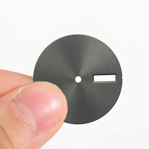 गोल रेत बनावट 28.5 मिमी घड़ी डायल खाली घड़ी चेहरे NH35 / NH36 / NH34 आंदोलन के लिए DIY सहायक उपकरण कोई नहीं / एकल / डबल कैलेंडर 8 best sales एनएच35ए डायल - №6